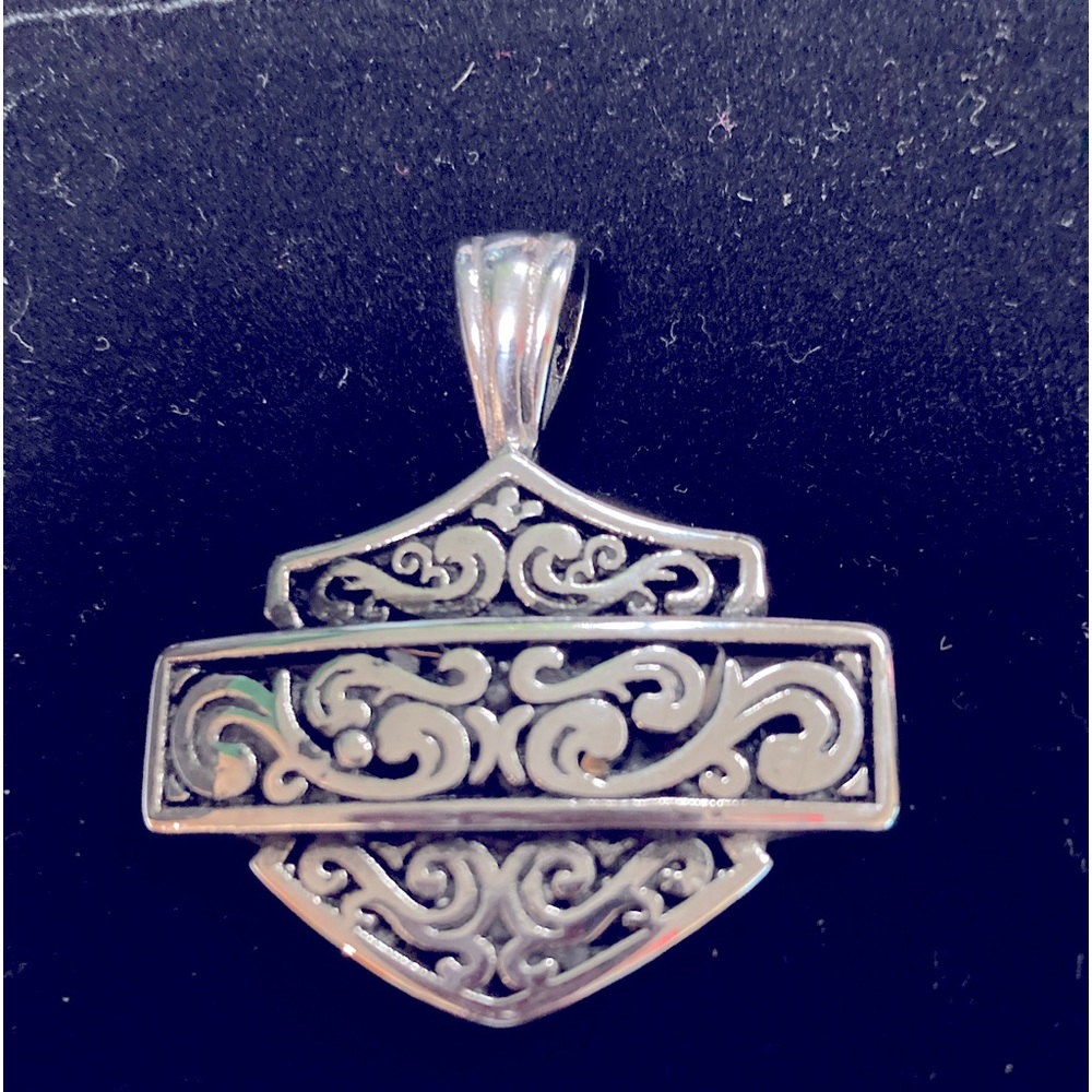 Harley Davidson insignia Pendant with chain and Ring Size 7